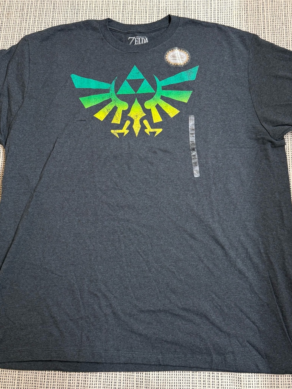 The Legend of Zelda Hylian Crest Triforce T-Shirt Men’s 2XL Gray NWT